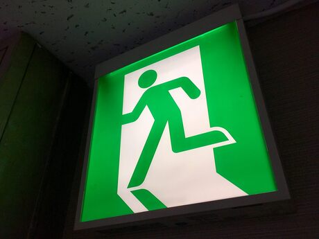 企業ができる火災・地震・水害への具体的な対策とは?